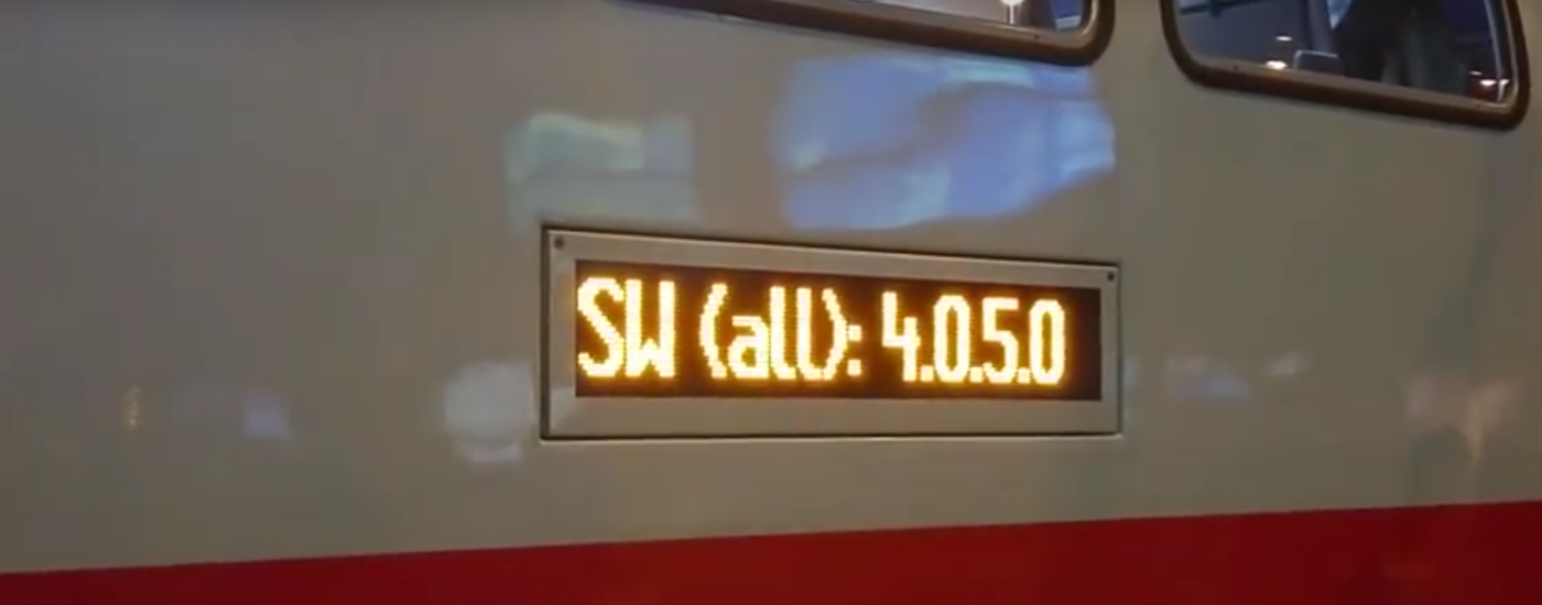 Die Anzeige des Softwarestandes am Außendisplay eines neuen IC2
